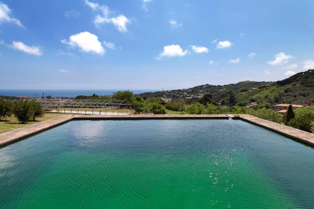 Designer Home With Pool Near Beach And Village Алелья Екстер'єр фото